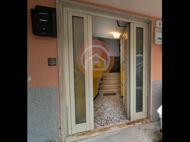 Appartamenti in Vendita - Casa indipendente in vendita a gallicano centro