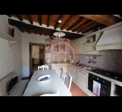 Appartamenti in Vendita - Casa indipendente in vendita a gallicano centro