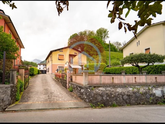 Villa in vendita a gallicano centro