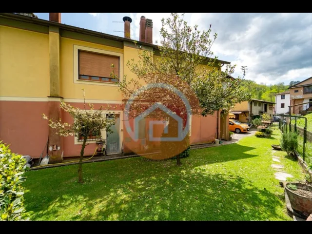 Appartamenti in Vendita - Villa in vendita a gallicano centro