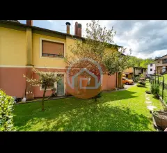 Appartamenti in Vendita - Villa in vendita a gallicano centro