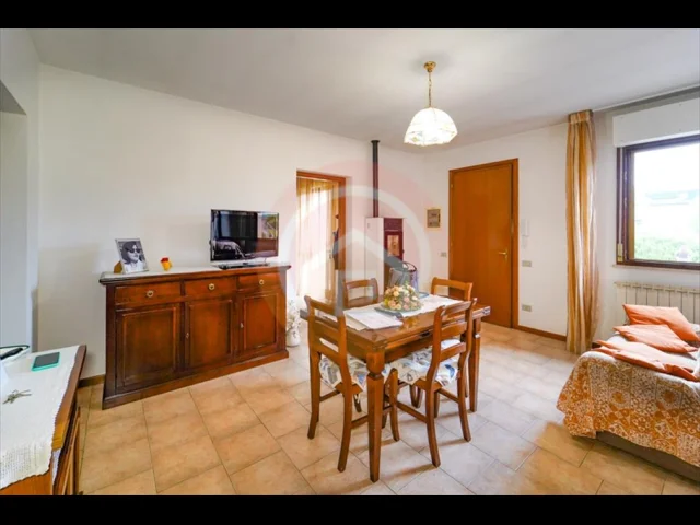 Appartamenti in Vendita - Casa indipendente in vendita a gallicano bolognana