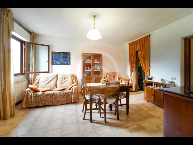 Appartamenti in Vendita - Casa indipendente in vendita a gallicano bolognana