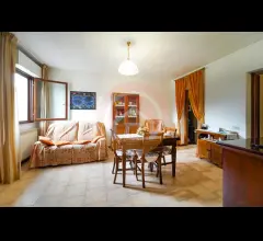 Appartamenti in Vendita - Casa indipendente in vendita a gallicano bolognana