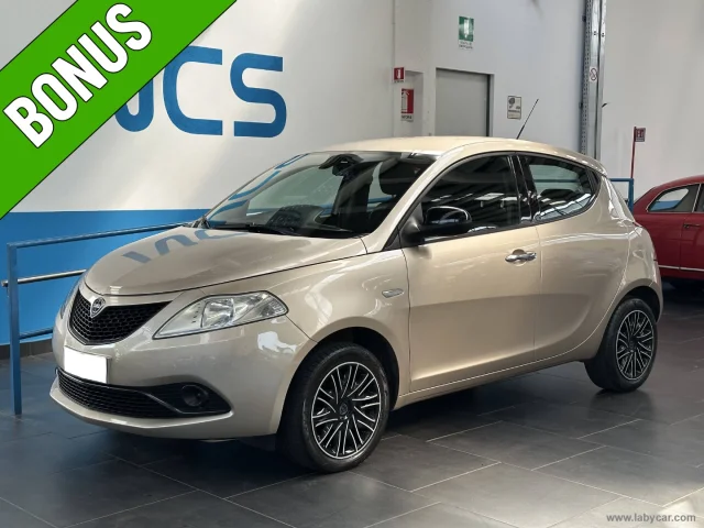 Auto - Lancia ypsilon 1.2 69 cv 5p. s&s gold