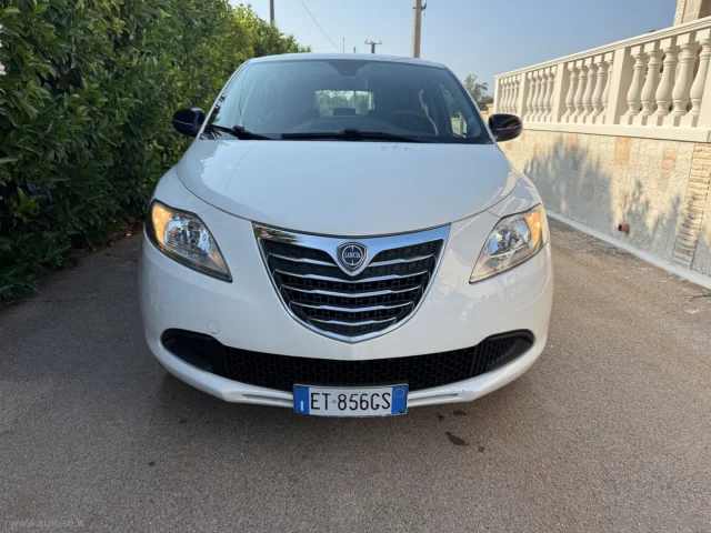 Lancia ypsilon 1.2 69 cv 5p. elefantino