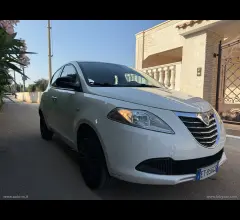 Auto - Lancia ypsilon 1.2 69 cv 5p. elefantino