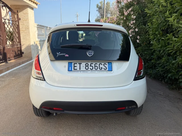 Auto - Lancia ypsilon 1.2 69 cv 5p. elefantino
