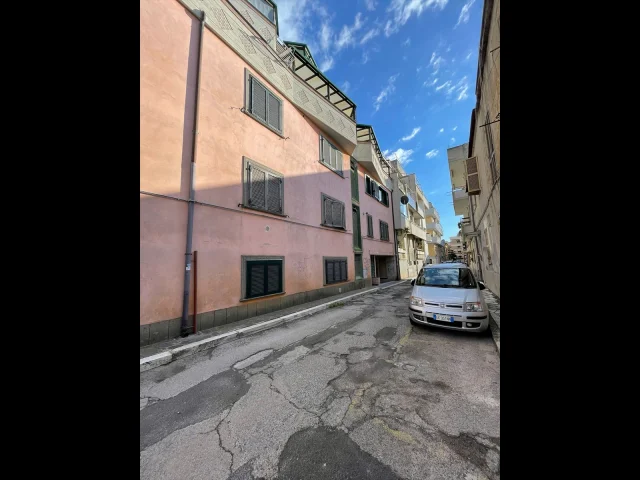 Appartamenti in Vendita - Appartamento in vendita a nettuno centro storico