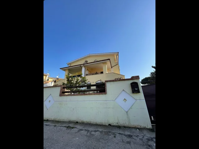 Appartamenti in Vendita - Villa in vendita a nettuno periferia