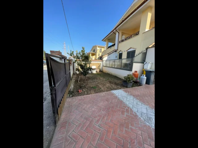 Appartamenti in Vendita - Villa in vendita a nettuno periferia