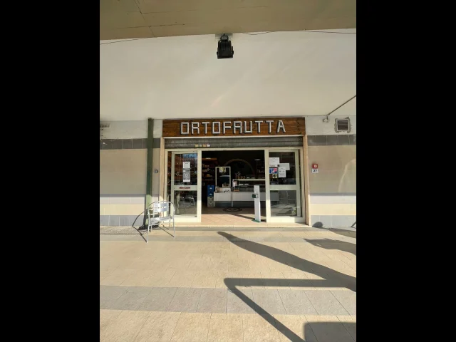 Locale commerciale in vendita a anzio periferia