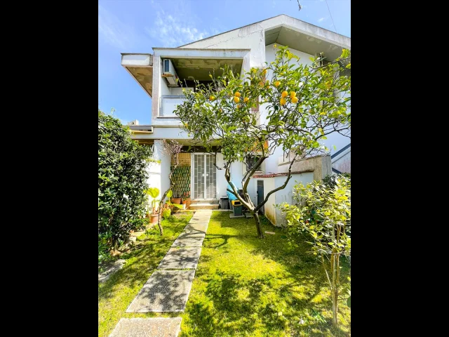 Appartamenti in Vendita - Villa a schiera in vendita a anzio lavinio mare
