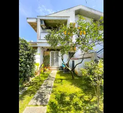 Appartamenti in Vendita - Villa a schiera in vendita a anzio lavinio mare