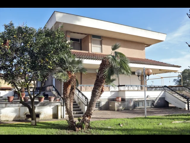 Appartamenti in Vendita - Casa indipendente in vendita a anzio lavinio mare