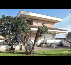 Appartamenti in Vendita - Casa indipendente in vendita a anzio lavinio mare