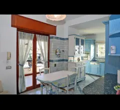 Appartamenti in Vendita - Casa indipendente in vendita a anzio lavinio mare