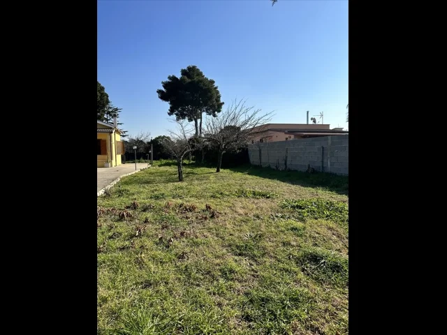 Appartamenti in Vendita - Casa indipendente in vendita a aprilia campo di carne