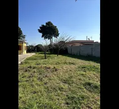 Appartamenti in Vendita - Casa indipendente in vendita a aprilia campo di carne