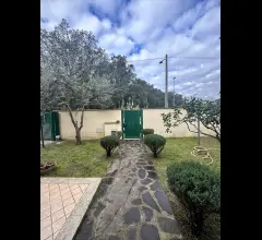Appartamenti in Vendita - Villa bifamiliare in vendita a anzio villa claudia