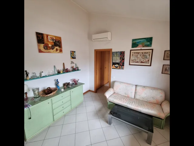 Casa indipendente in vendita a anzio villa claudia