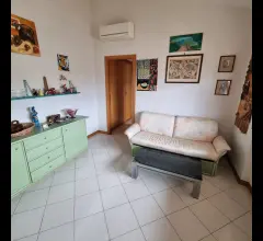 Appartamenti in Vendita - Casa indipendente in vendita a anzio villa claudia