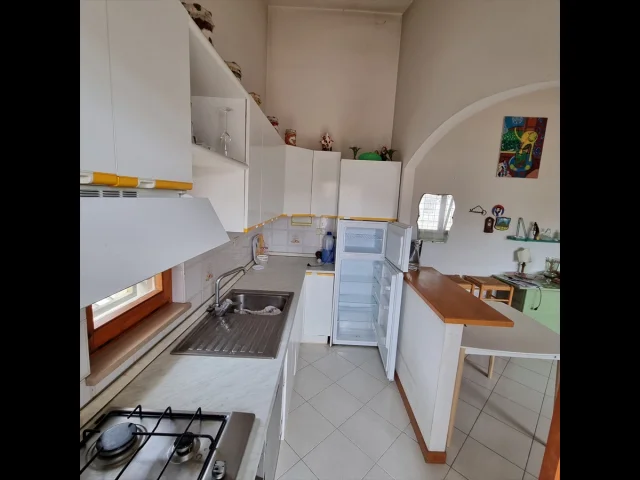 Appartamenti in Vendita - Casa indipendente in vendita a anzio villa claudia