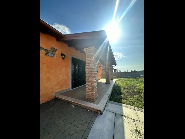 Appartamenti in Vendita - Villa bifamiliare in vendita a anzio cincinnato