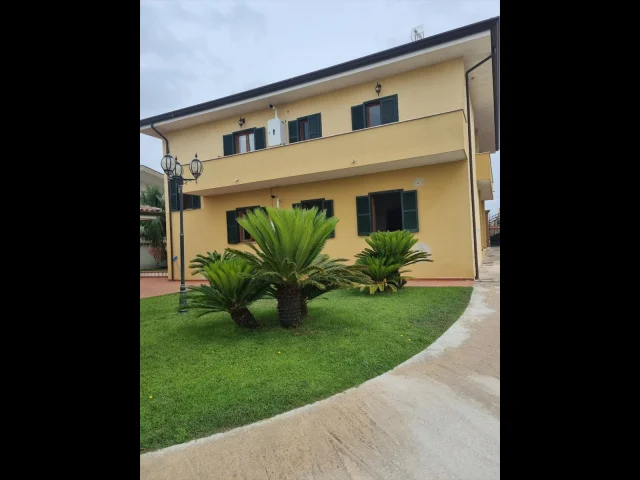 Appartamenti in Vendita - Villa in vendita a anzio anzio