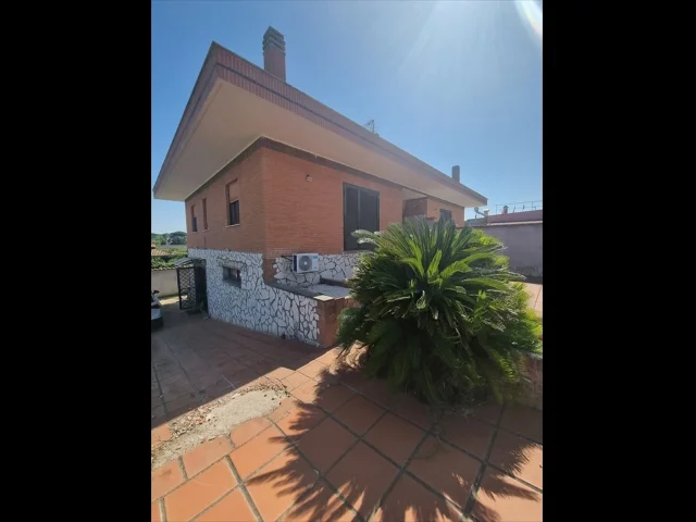 Villa bifamiliare in vendita a nettuno cadolino