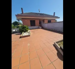 Appartamenti in Vendita - Villa bifamiliare in vendita a nettuno cadolino