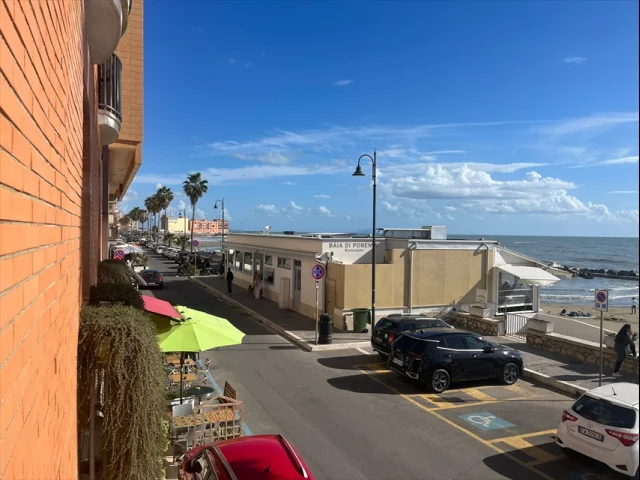 Appartamenti in Vendita - Appartamento in vendita a anzio centro
