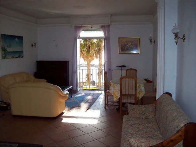 Appartamenti in Vendita - Appartamento in vendita a anzio centro