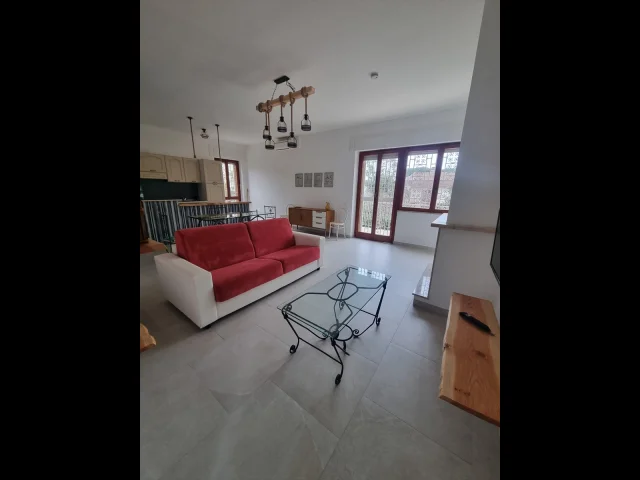 Appartamenti in Vendita - Casa indipendente in vendita a anzio lavinio mare