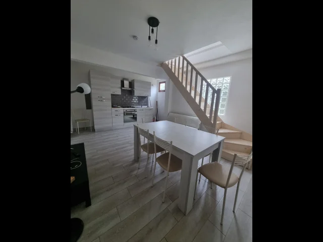 Appartamenti in Vendita - Casa indipendente in vendita a anzio lavinio mare