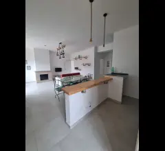 Appartamenti in Vendita - Casa indipendente in vendita a anzio lavinio mare