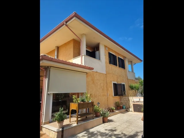 Appartamenti in Vendita - Villa bifamiliare in vendita a anzio anzio