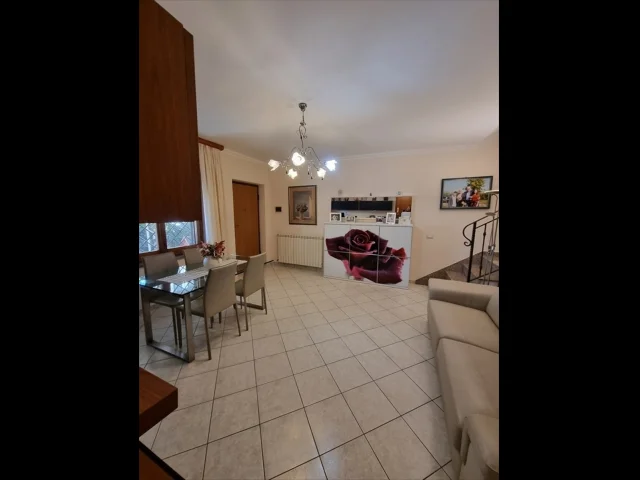 Appartamenti in Vendita - Villa in vendita a anzio lavinio