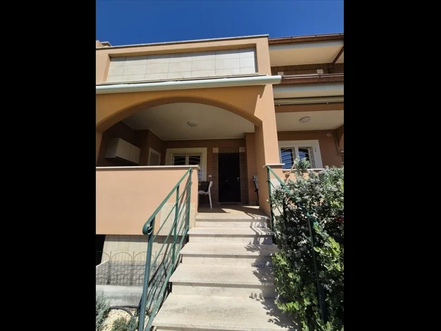 Appartamenti in Vendita - Villa in vendita a anzio cincinnato