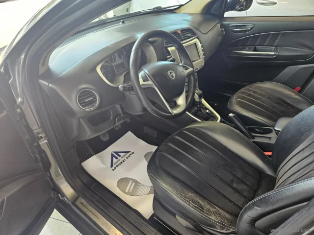 Auto - Lancia delta 1.6 mjt platino