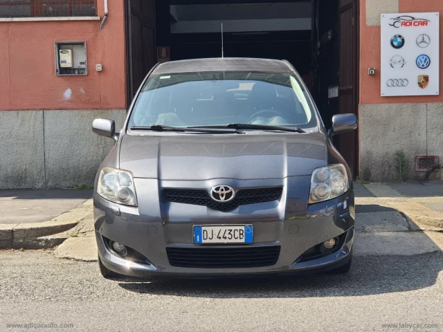 Auto - Toyota auris 2.2 d-cat 3p.