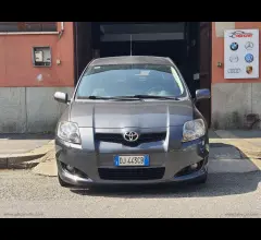 Auto - Toyota auris 2.2 d-cat 3p.