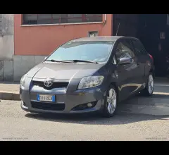 Auto - Toyota auris 2.2 d-cat 3p.