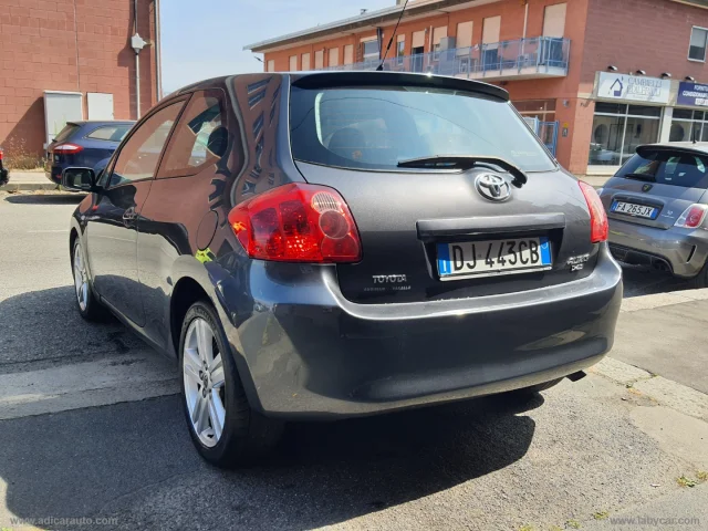 Auto - Toyota auris 2.2 d-cat 3p.