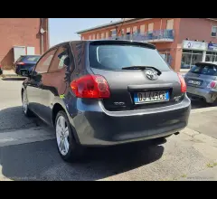 Auto - Toyota auris 2.2 d-cat 3p.