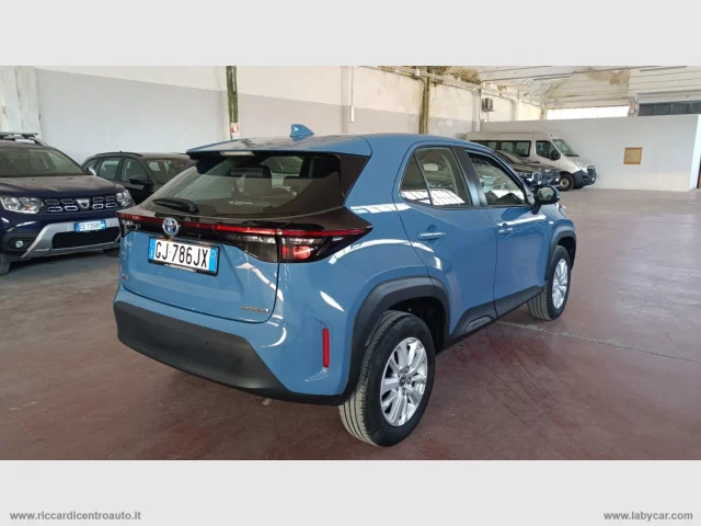 Auto - Toyota yaris cross 1.5 hybrid 5p. e-cvt busin.