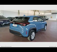 Auto - Toyota yaris cross 1.5 hybrid 5p. e-cvt busin.