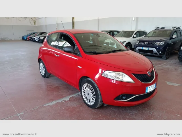 Auto - Lancia ypsilon 1.2 69 cv 5p. s&s silver
