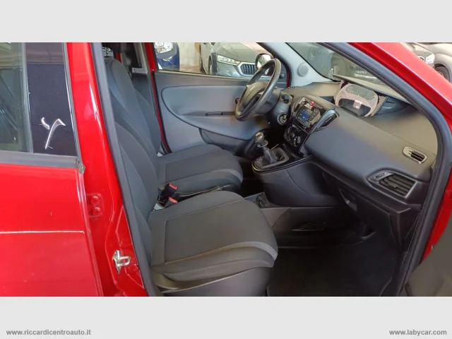 Auto - Lancia ypsilon 1.2 69 cv 5p. s&s silver