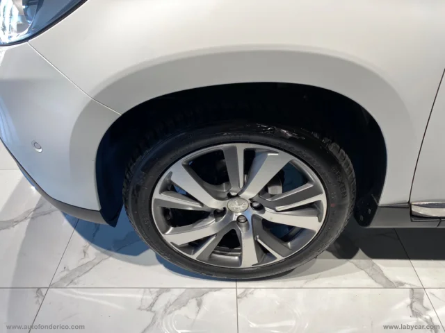 Auto - Peugeot 2008 1.6 e-hdi 92 cv s&s allure